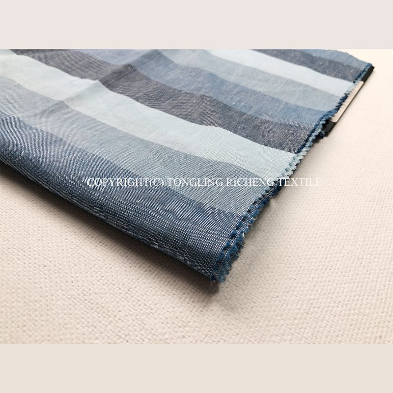 Yarn-dyed linen-cotton fabric for shirts